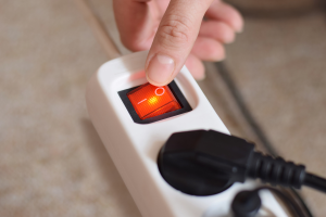 8 aparelhos que gastam energia elétrica mesmo desligados