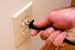 8 aparelhos que gastam energia elétrica mesmo desligados